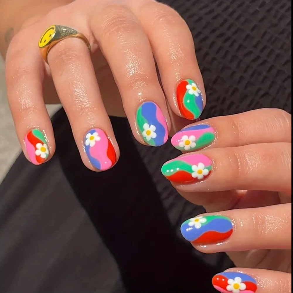 Press On Nails / Nail Art / Trending!